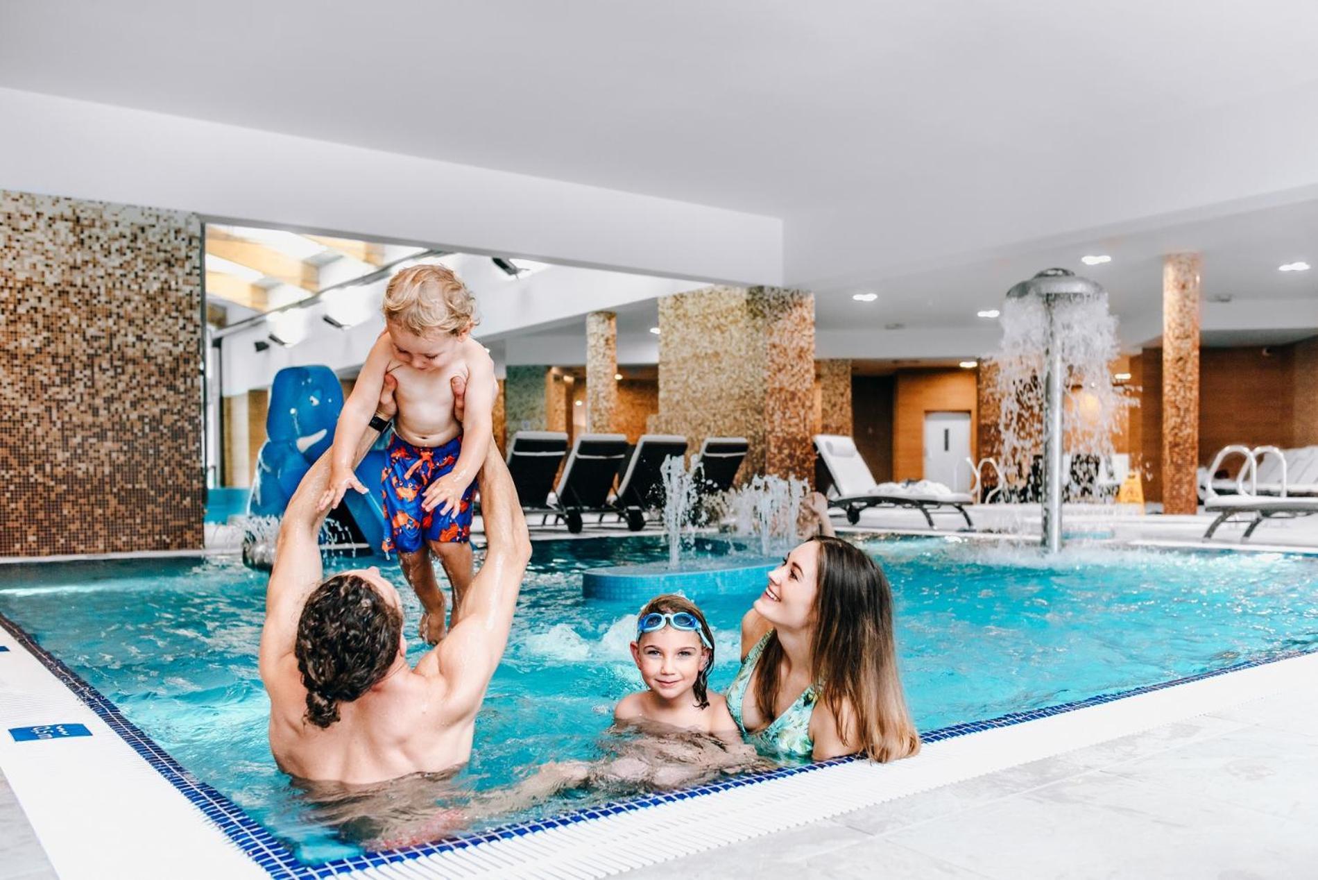שצ'קלארסקה פוראובה Blue Mountain Resort מראה חיצוני תמונה