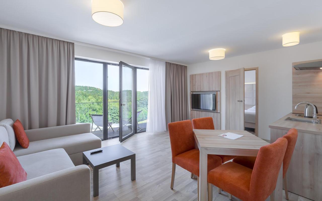 שצ'קלארסקה פוראובה Blue Mountain Resort מראה חיצוני תמונה